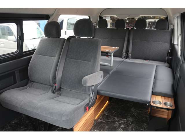 Toyota Hiace 9