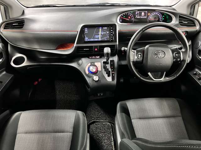 Toyota Sienta 7