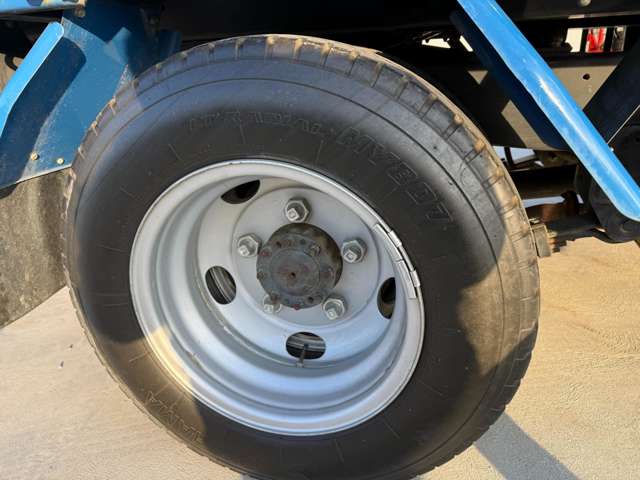 Hino Dutro 11