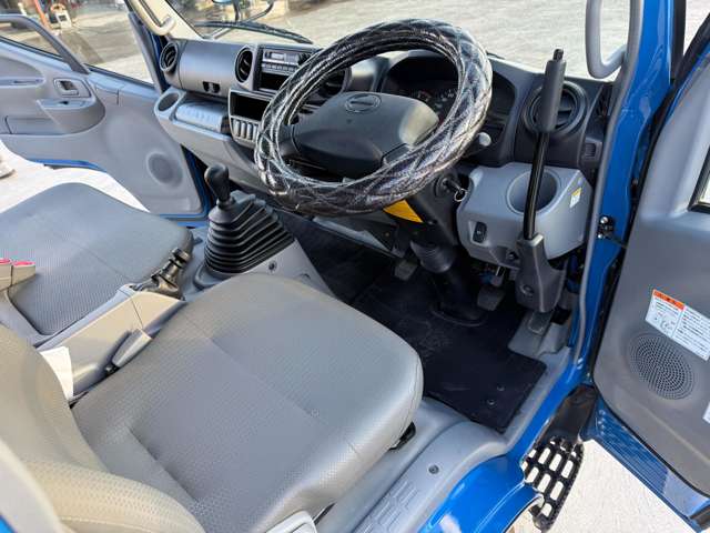 Hino Dutro 12