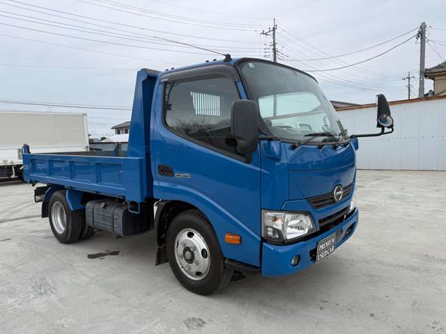 Hino Dutro 4