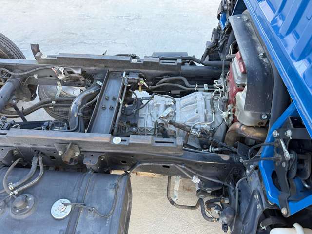 Hino Dutro 8