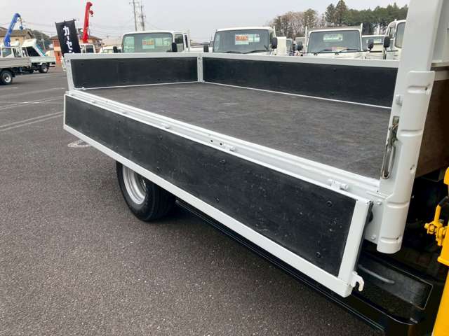 Isuzu Elf 12