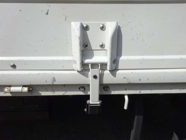 Isuzu Elf 11