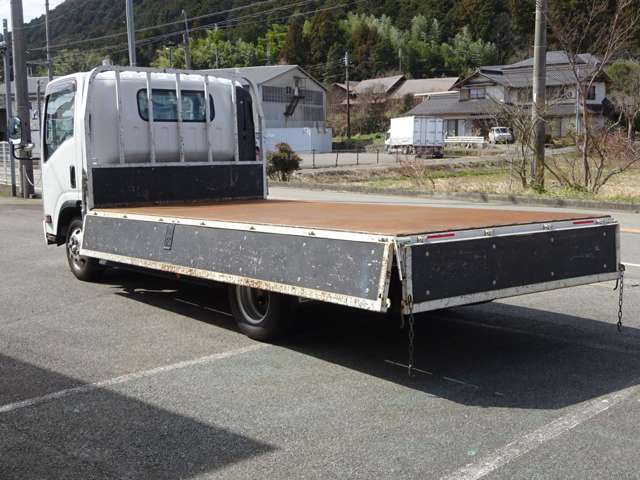 Isuzu Elf 10