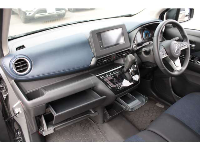 Mitsubishi eK X 7