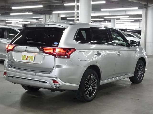 Mitsubishi Outlander PHEV 7