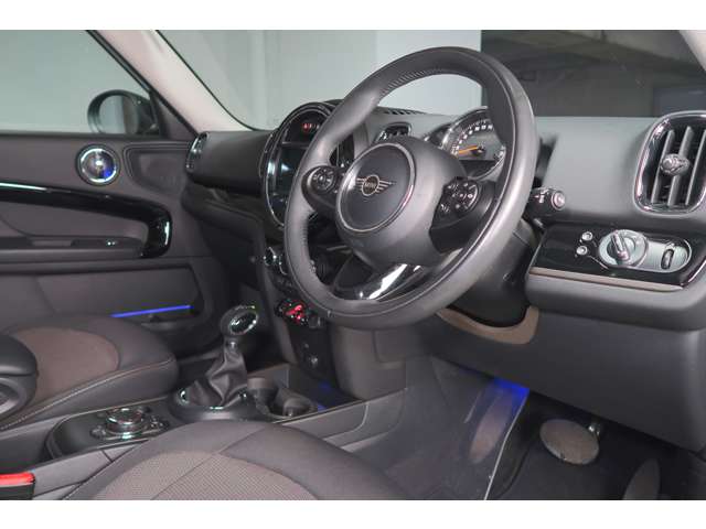 MINI Crossover 7