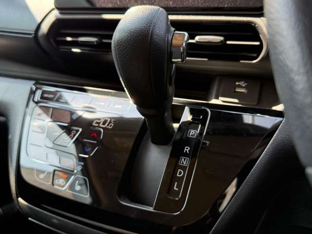Mitsubishi eK X 12