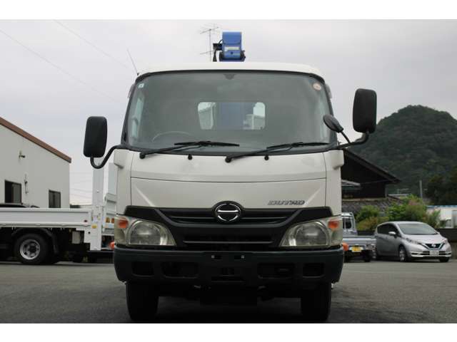 Hino Dutro 4