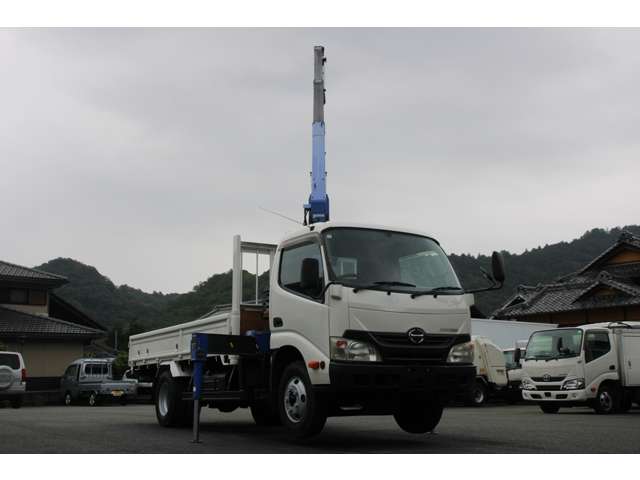 Hino Dutro 5