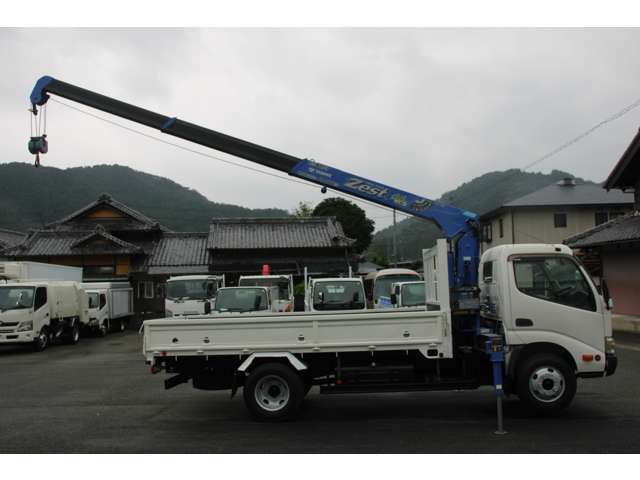 Hino Dutro 7