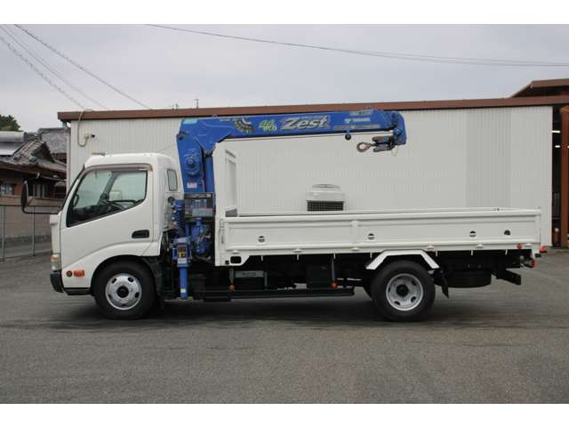 Hino Dutro 8
