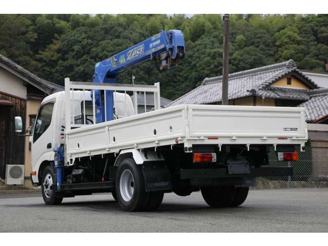 Hino Dutro 10