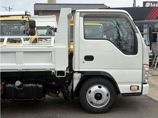 Isuzu Elf 9