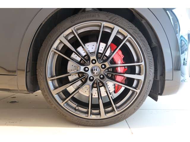 Maserati Levante 5