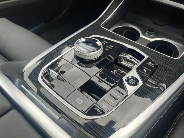 BMW X7 6