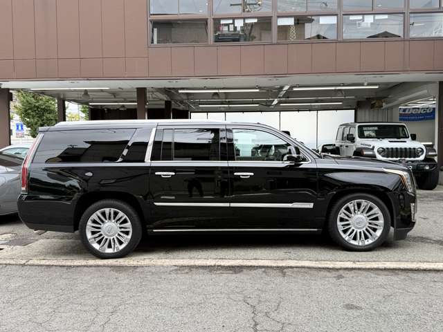 Cadillac エスカレード 11