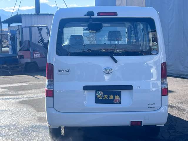 Toyota Town Ace Van 7