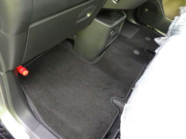 Mitsubishi Delica Mini 9