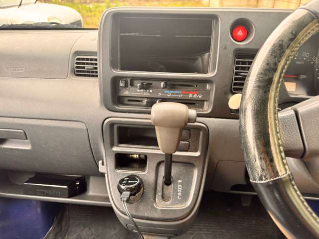 Daihatsu Hijet Deck Van 9