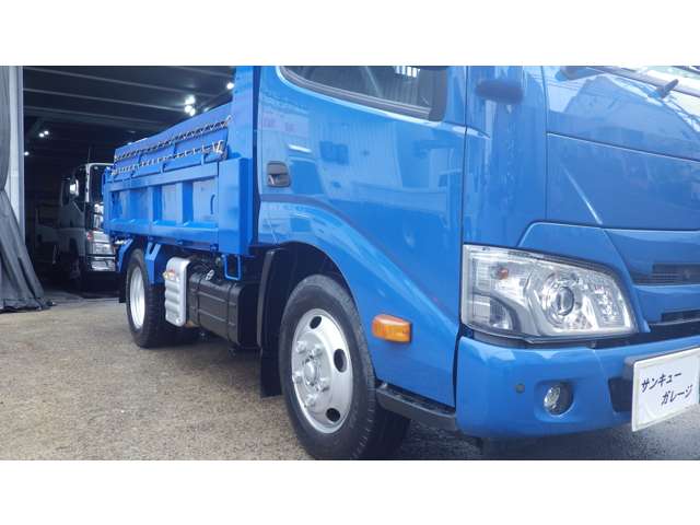 Hino Dutro 6