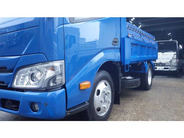 Hino Dutro 7