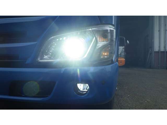 Hino Dutro 9