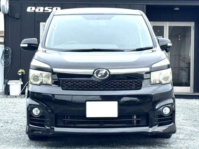 Toyota Voxy 3