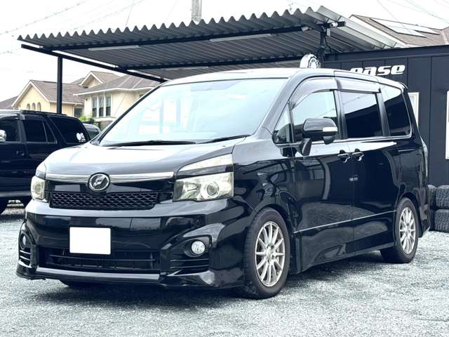 Toyota Voxy 4