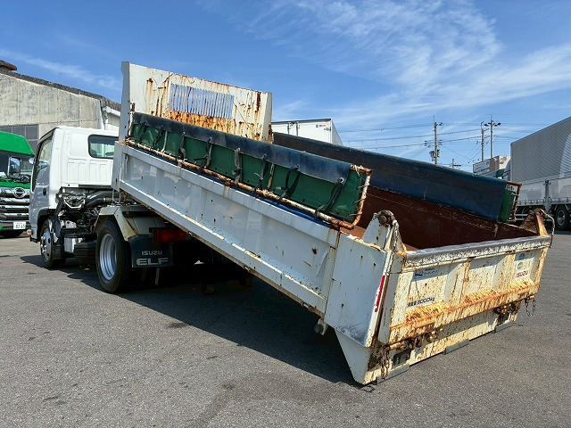 Isuzu Elf 7