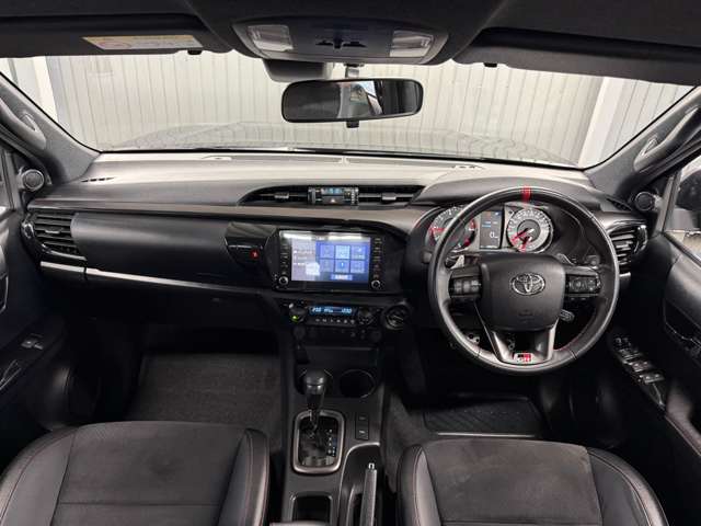 Toyota Hilux 2