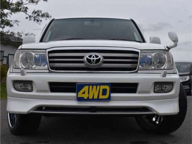 Toyota Land Cruiser 100 2