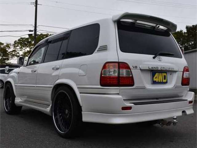 Toyota Land Cruiser 100 6