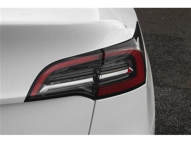 Tesla Model Y 12