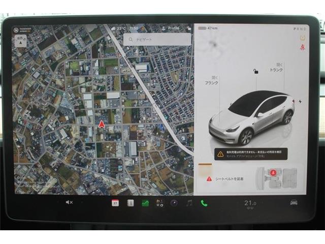 Tesla Model Y 4