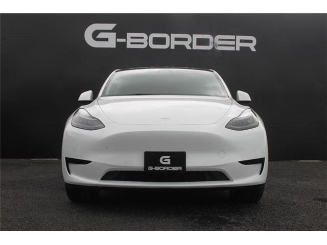Tesla Model Y 8