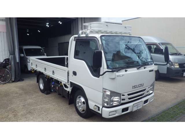 Isuzu Elf 2