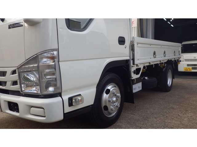 Isuzu Elf 7