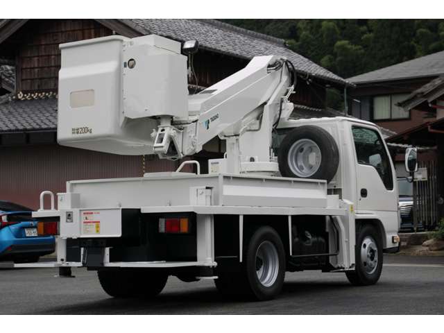 Isuzu Elf 11
