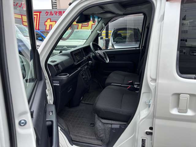 Toyota Pixis Van 6