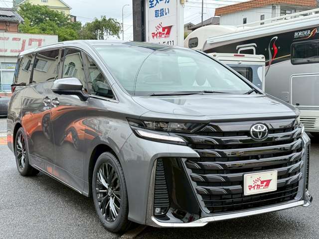 Toyota Vellfire 2