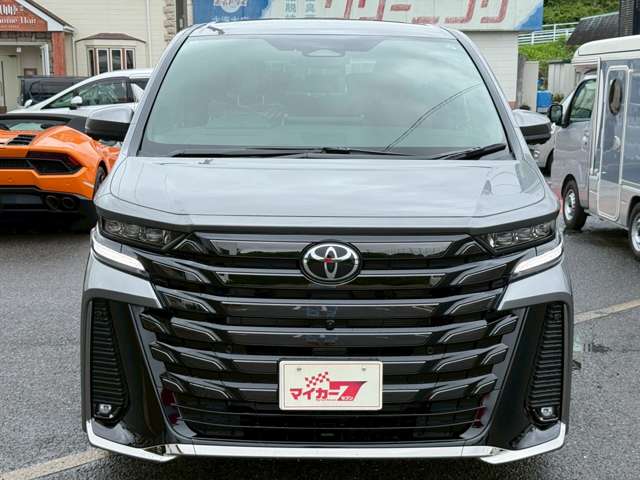 Toyota Vellfire 3