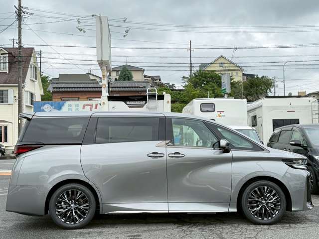 Toyota Vellfire 4