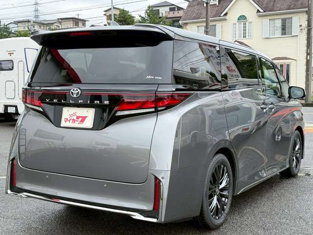 Toyota Vellfire 6
