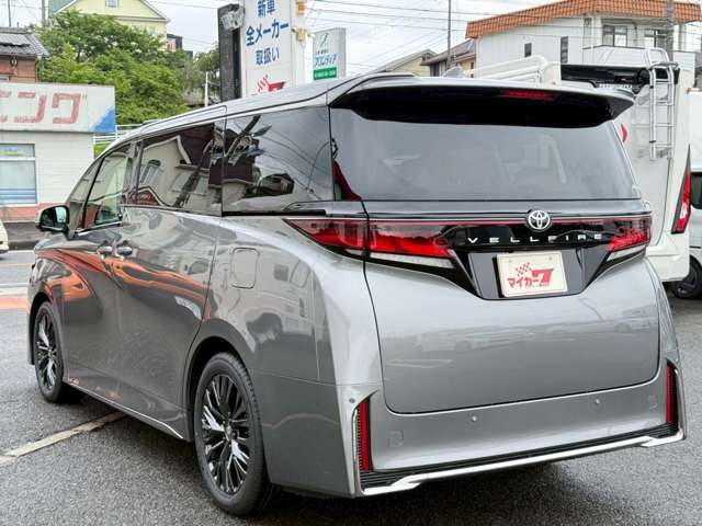 Toyota Vellfire 7