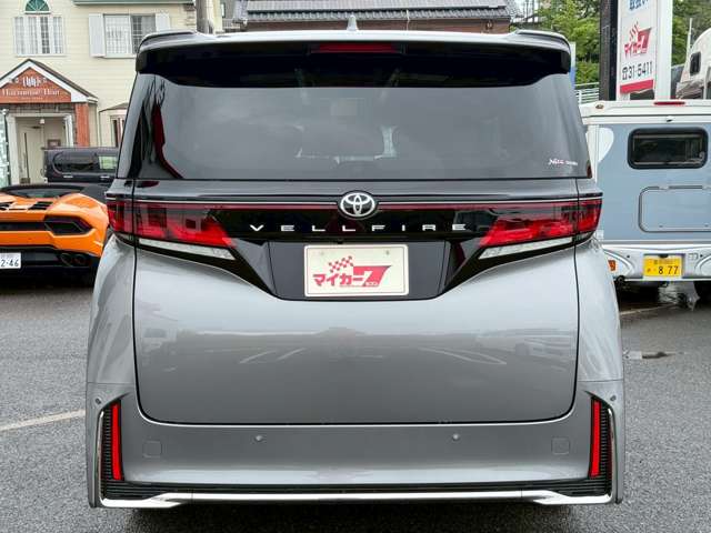 Toyota Vellfire 8