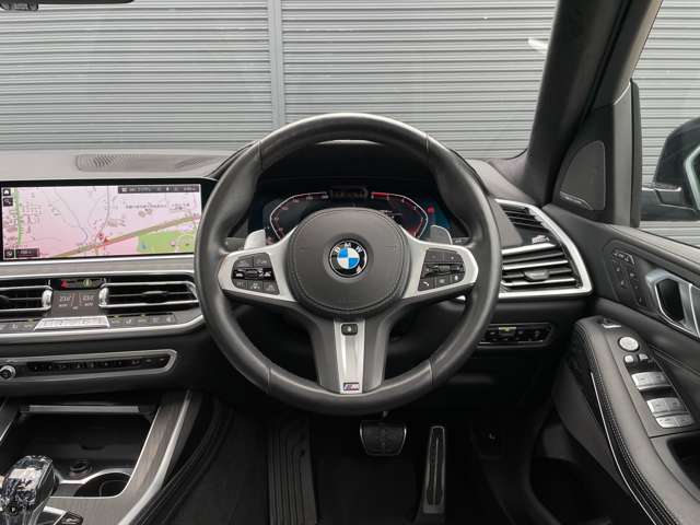 BMW X7 8