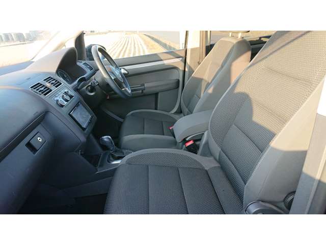 Volkswagen ゴルフトゥーラン 9