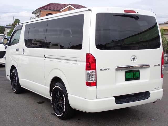 Toyota Hiace Van 12